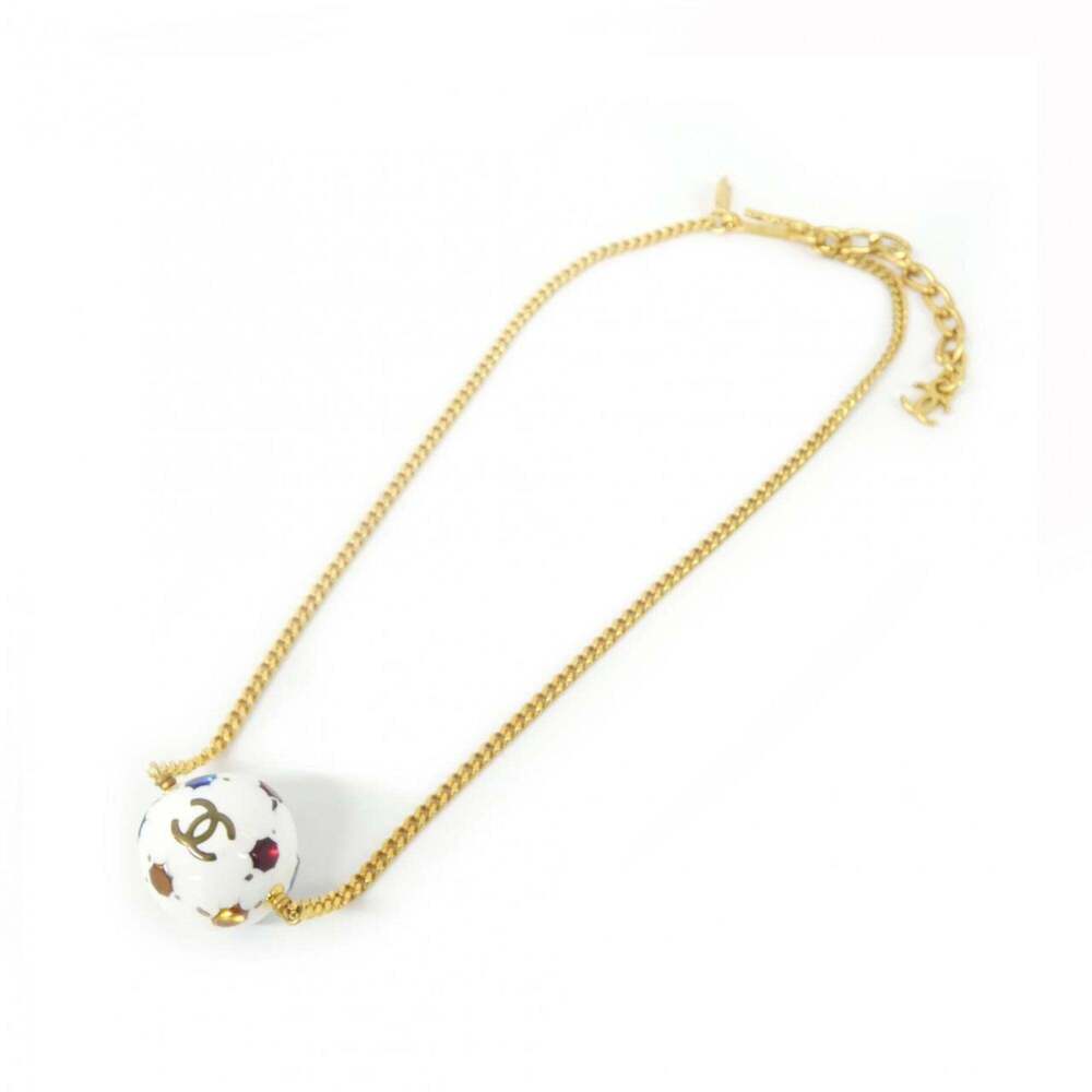 CHANEL White Necklace - Picture 2 of 4